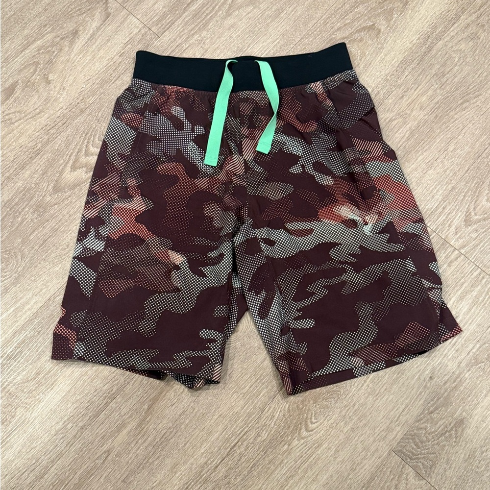 Lululemon License II Train Mens Medium Training shorts